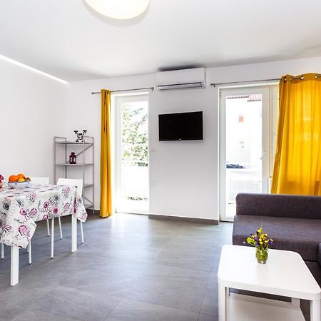 Golden Island Apartments 克尔克 外观 照片