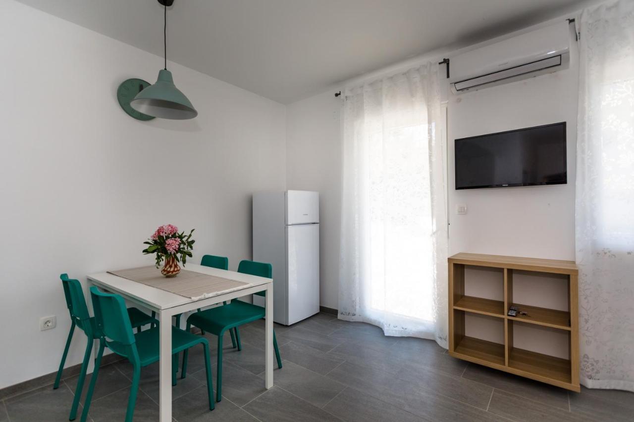 Golden Island Apartments 克尔克 外观 照片