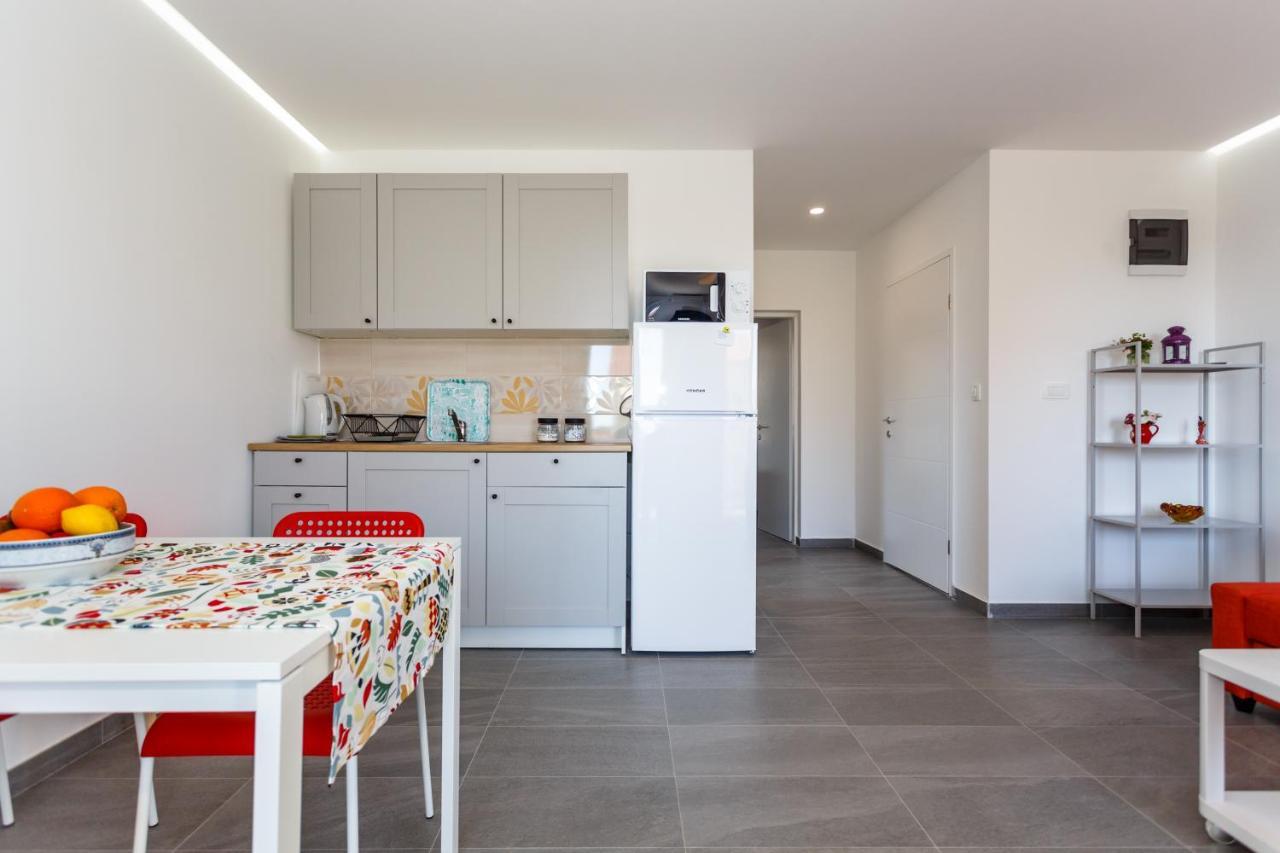 Golden Island Apartments 克尔克 外观 照片