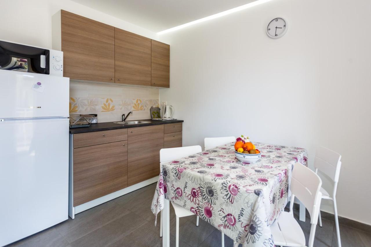 Golden Island Apartments 克尔克 外观 照片