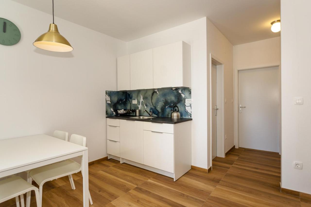 Golden Island Apartments 克尔克 外观 照片
